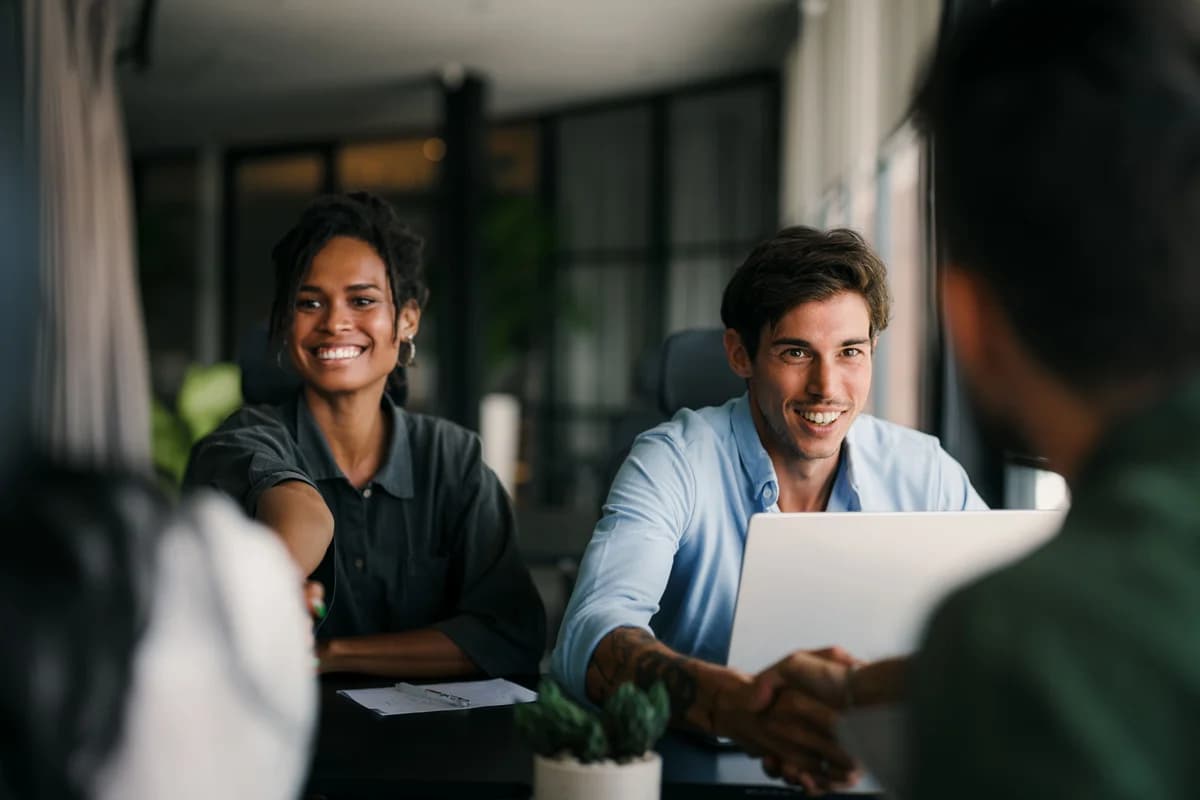 จ้างพนักงานประจำแต่จ่ายแบบ "ฟรีแลนซ์" เพื่อเลี่ยงประกันสังคม ระวังโดนฟ้องย้อนหลัง!